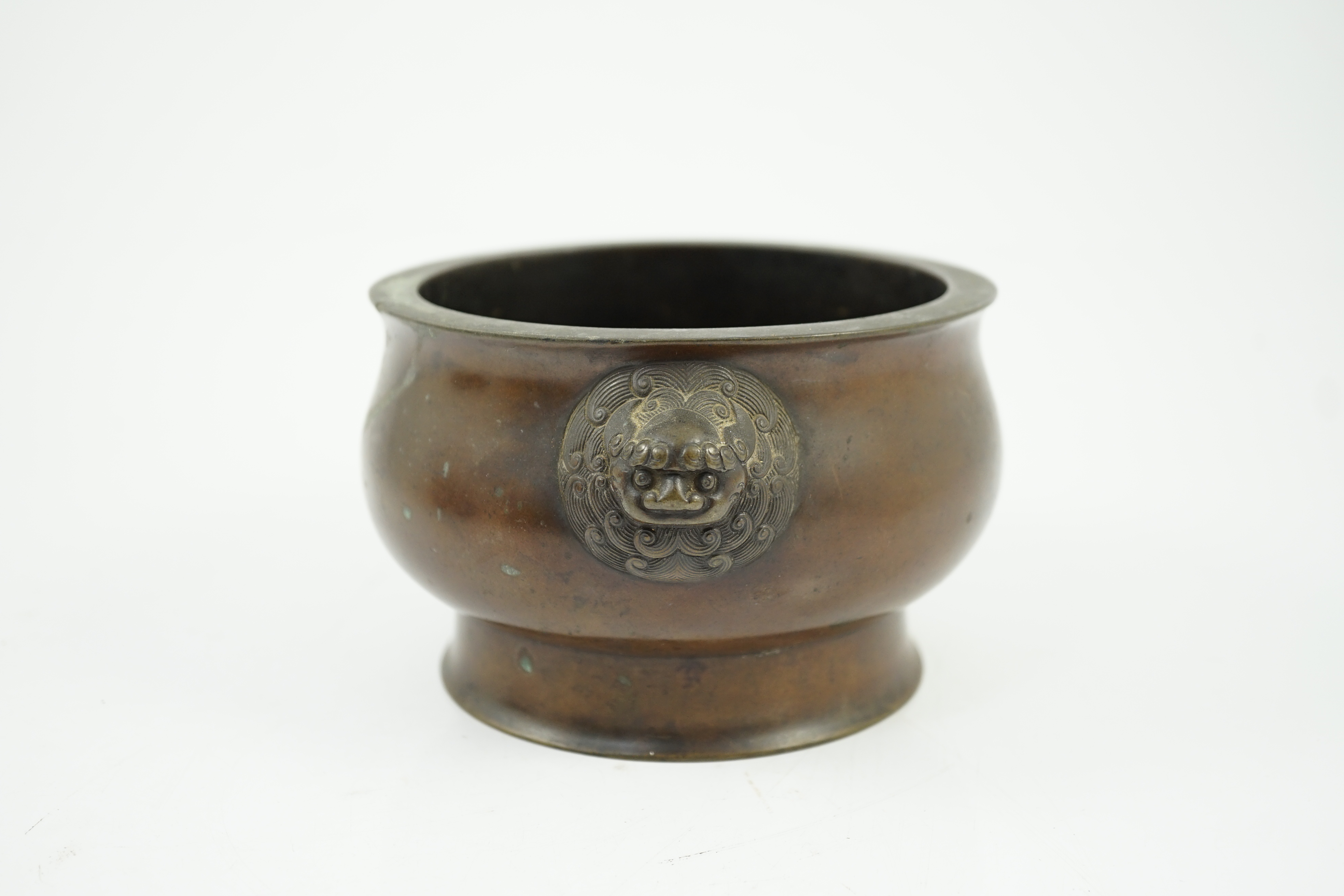 A Chinese bronze censer, gui, small seal script private mark, 17th/18th century, casting faults to interior